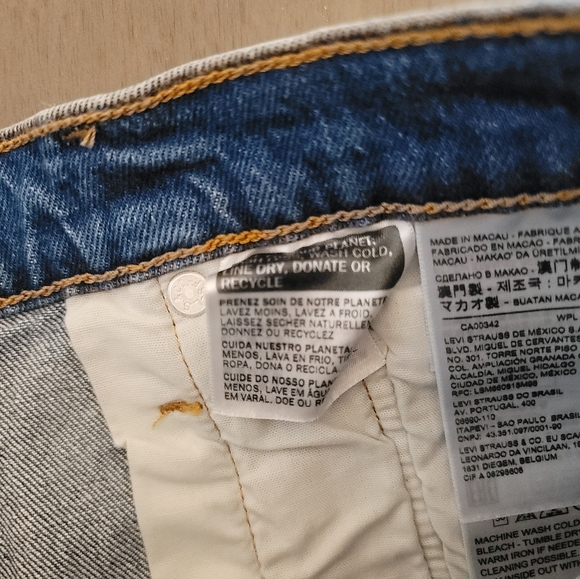 NWT Levi's Women's 501 Original Shorts $49.5 MSRP Jive Stone - Picture 7 of 8